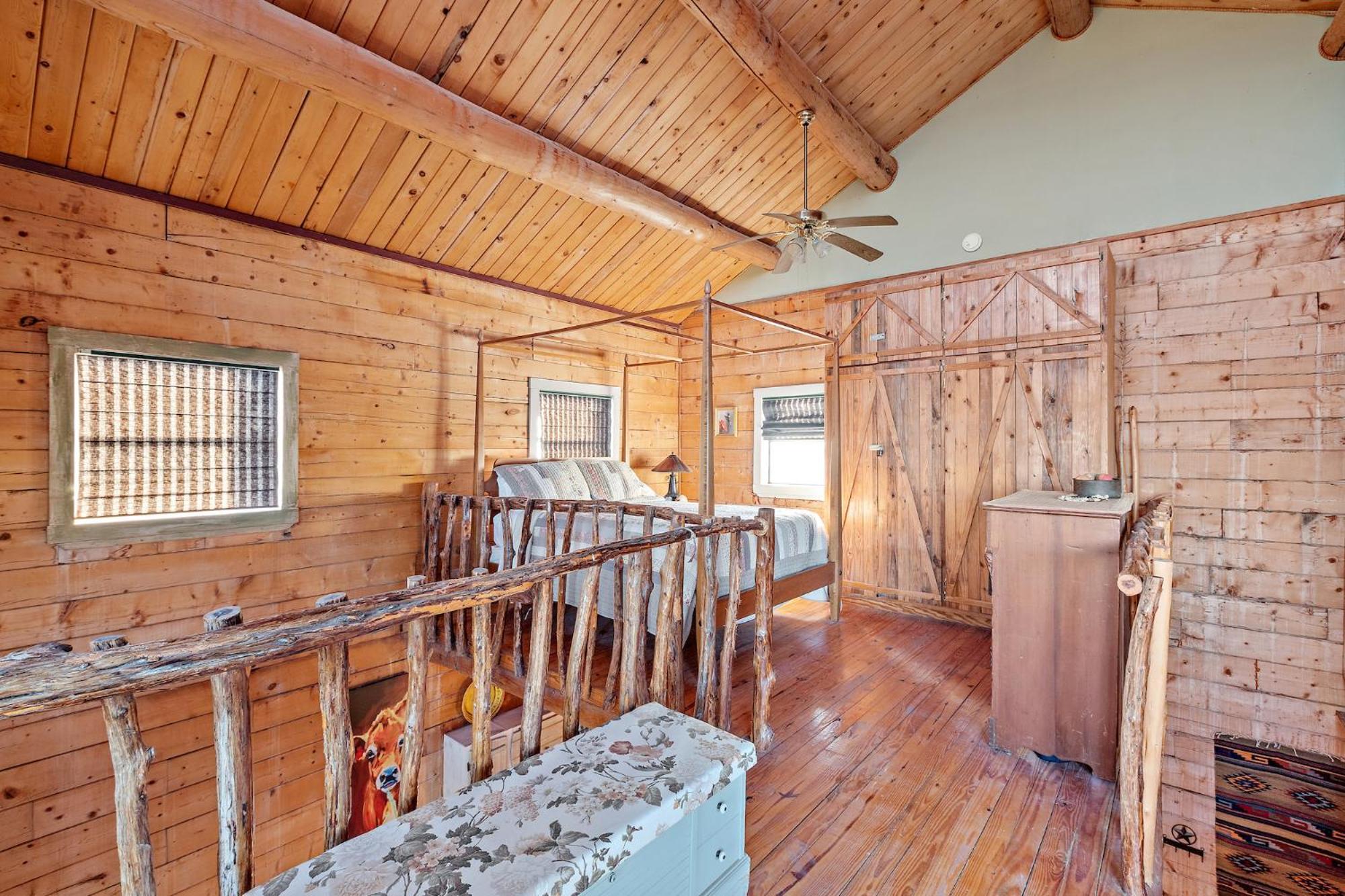 Mighty Oak Log Cabin Фредериксберг Экстерьер фото