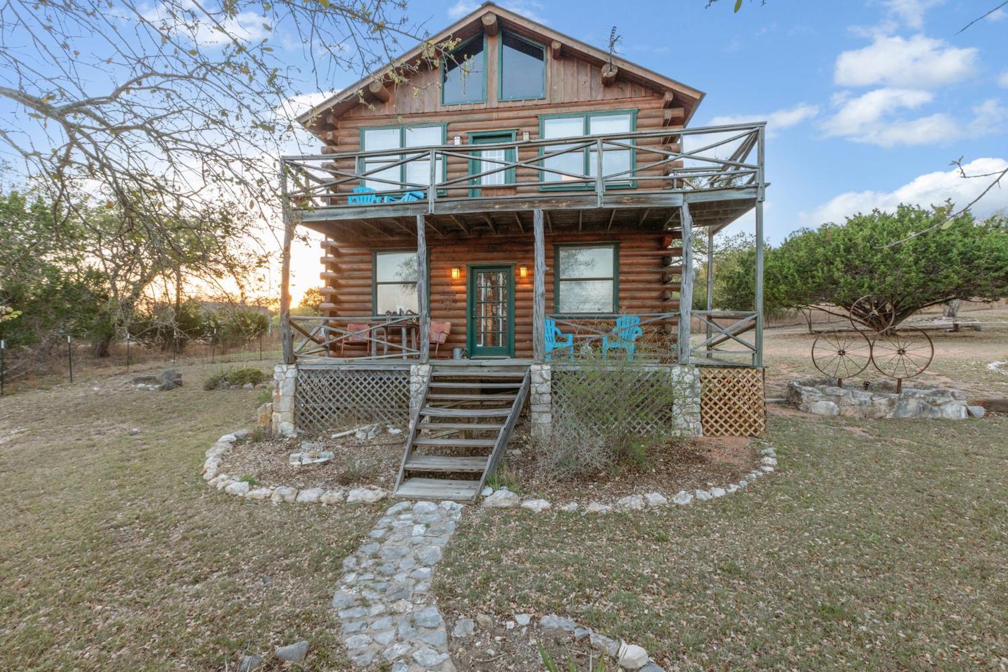 Mighty Oak Log Cabin Фредериксберг Экстерьер фото