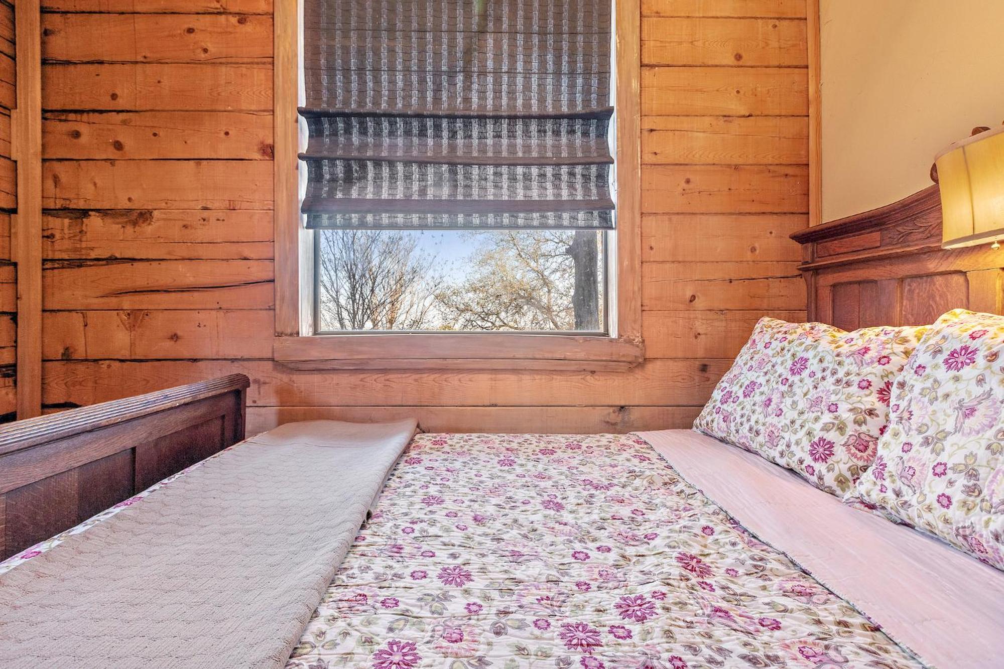 Mighty Oak Log Cabin Фредериксберг Экстерьер фото