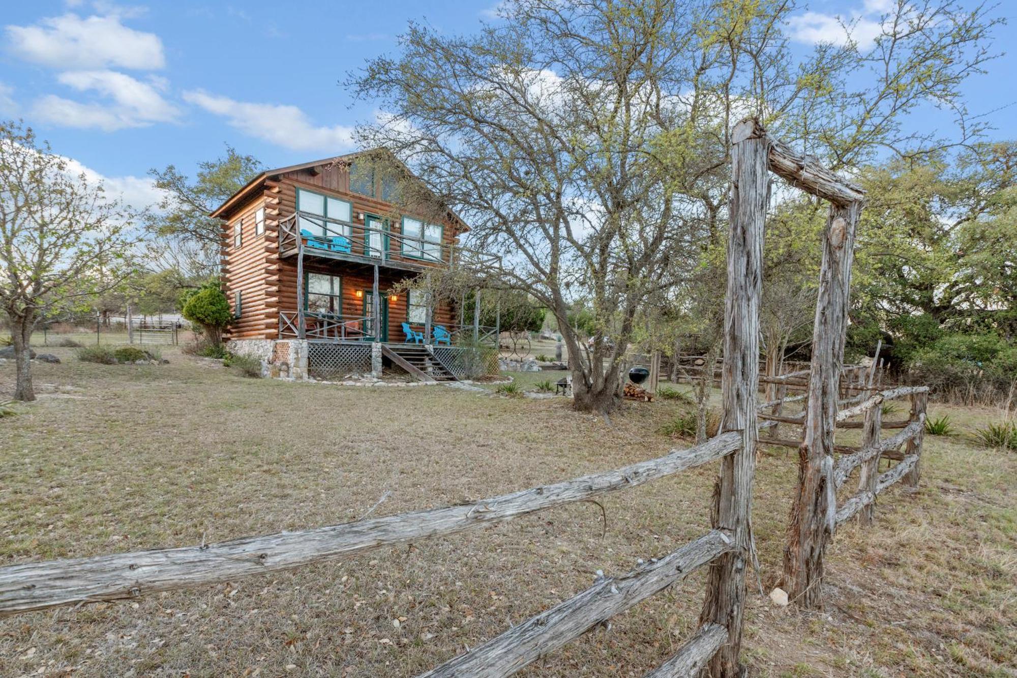 Mighty Oak Log Cabin Фредериксберг Экстерьер фото
